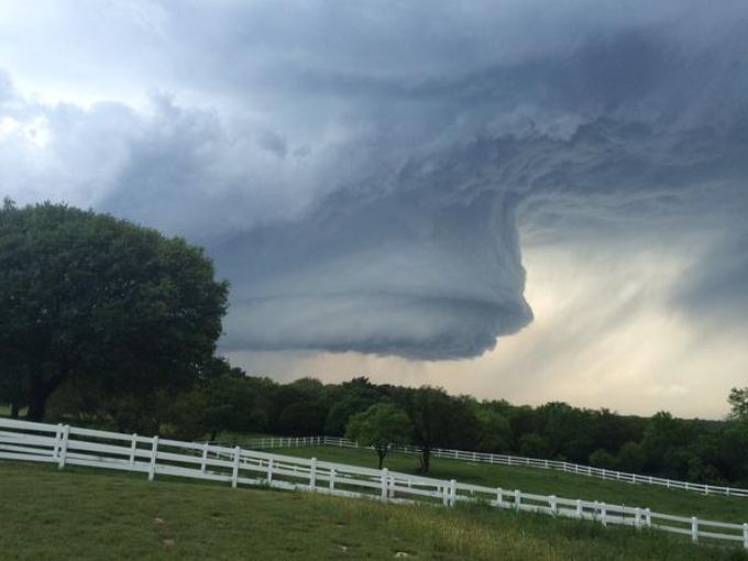 tornado southwest of Dallas